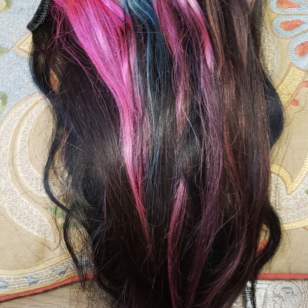 ποΈ Play with a Color Clip in Hair Extensions πβ€ - Picture 3 of 9